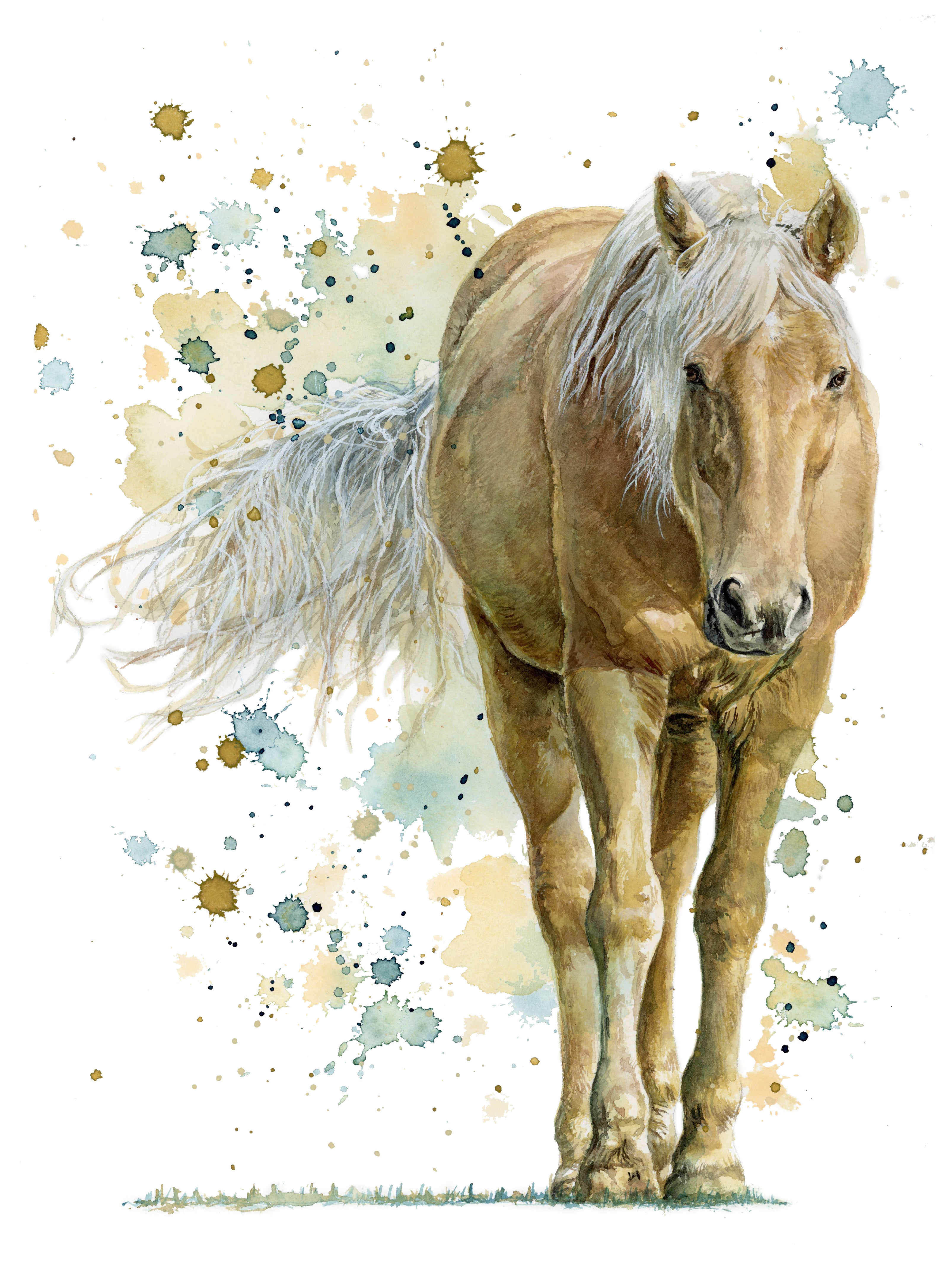 Realistisches Aquarell eines Palominopferdes, das dem Betrachtet ruhig entgegen läuft, den weißen Schweif zur Seite wedelnd. Im Hintergrund unregelmäßige Sprenkel in Blautürkis und Beige