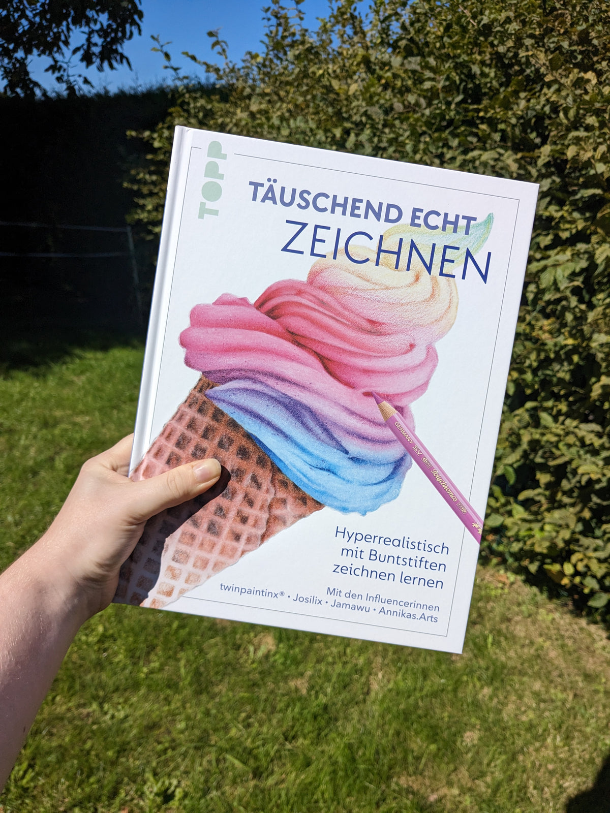 Foto des Buchs "Täuschend echt zeichnen" aus dem TOPP Verlag